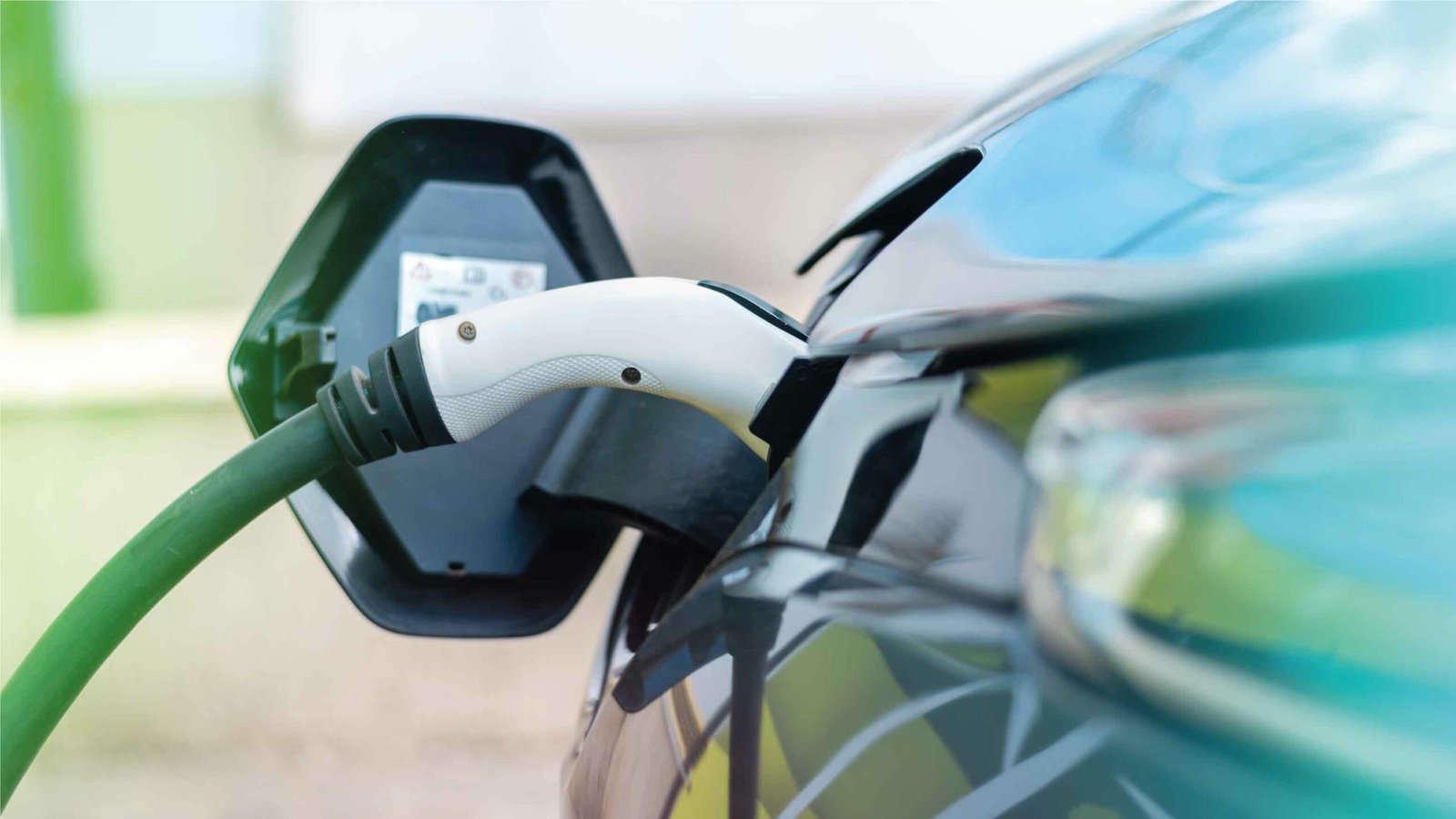 Véhicule électrique en charge à domicile